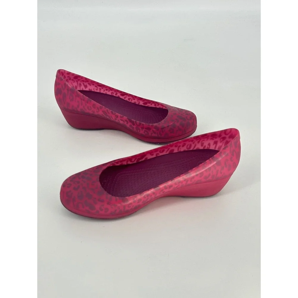 Crocs Carlisa Animal Graphic Miniwedge Pink Women's Size 7